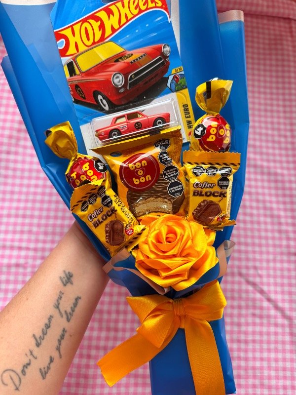 Producto - Box Hotweels amarillos