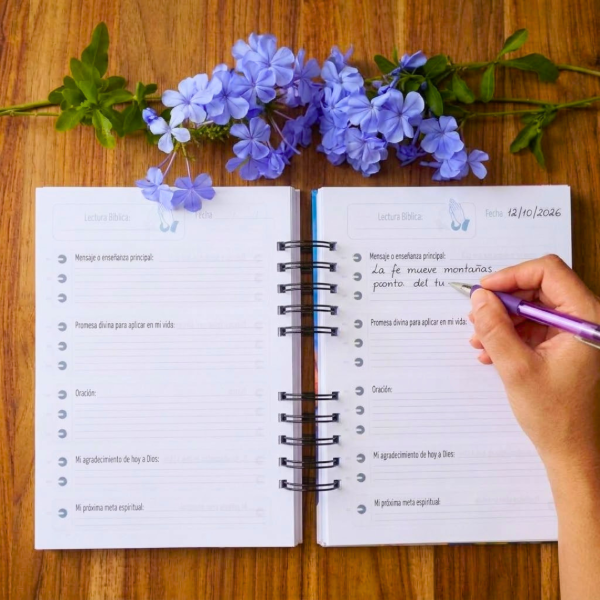Producto - Diario Devocional + Taza personalizada - 4