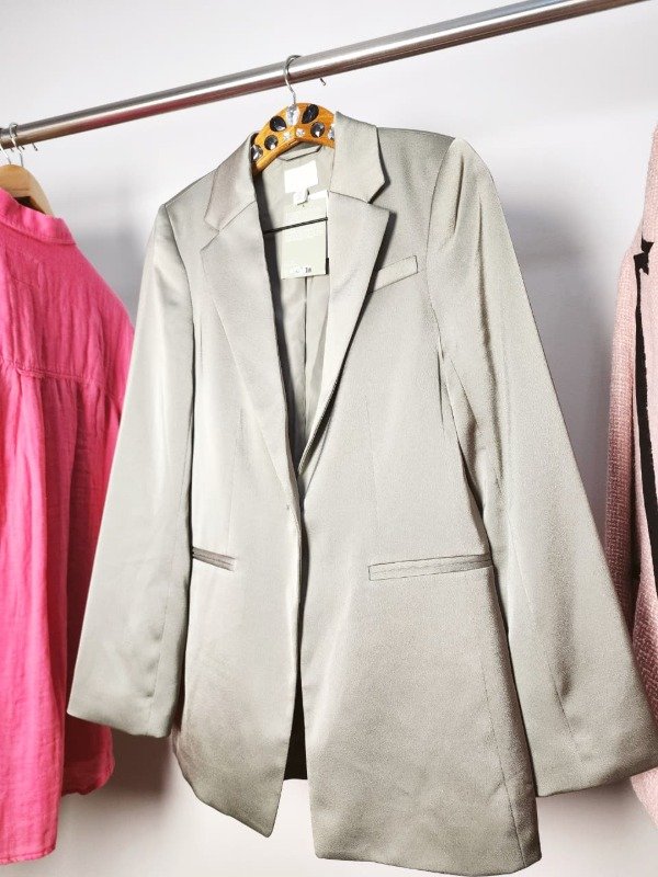 Producto - Blazer saten verde HyM