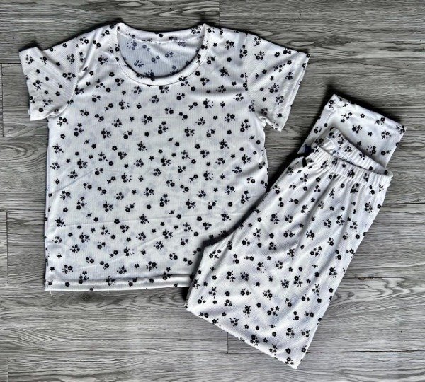 Producto - pijama morley dama, media estacion, blanco flores negrass