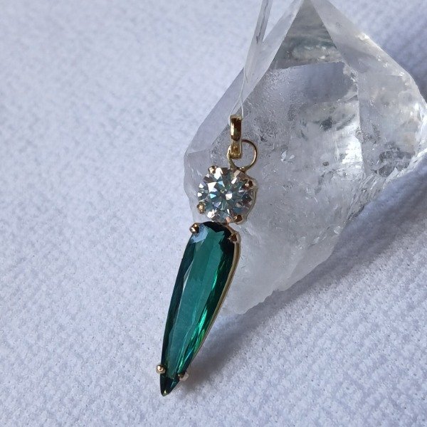Producto - Dije Oro 18 kt con turmalina verde azulada y moissanita