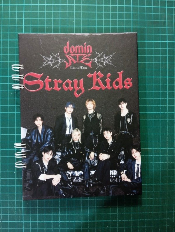 Producto - Imprimible Stray Kids A5 A6 libretas y cuadernos anilladas, abrochadas, cosidas