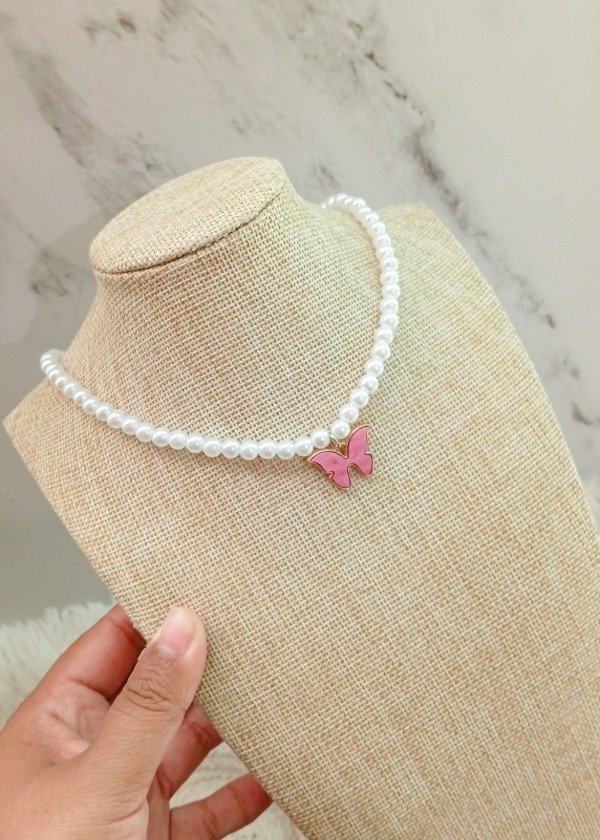 Producto - collar mariposa rosa y perlas