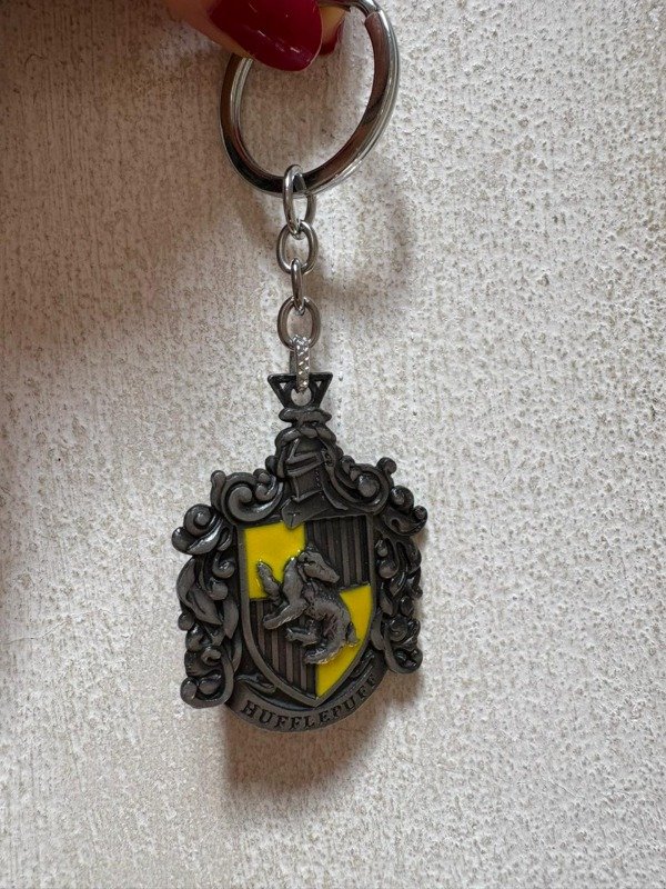 Producto - Llavero metal Huflepuff