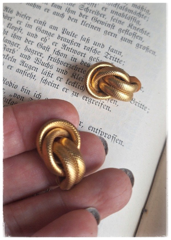 Producto - Aros clip dorado entrelazados