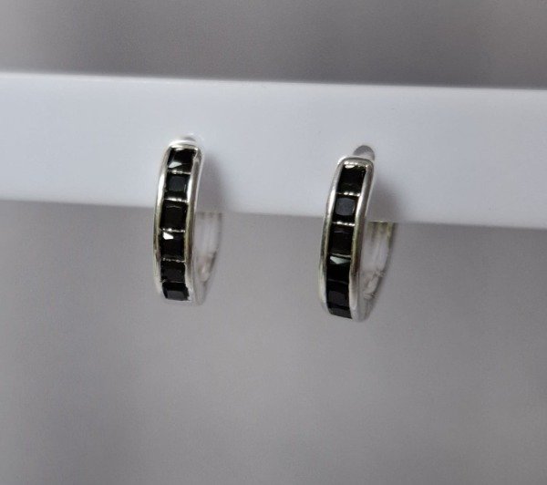 Producto - Argollitas cuadraditos negros