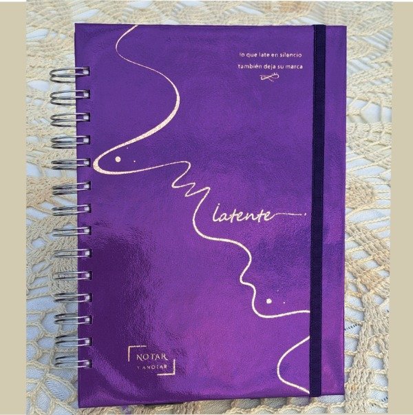 Producto - Latente VIOLETA / Cuaderno A5 Notar con Brillo Sectorizado