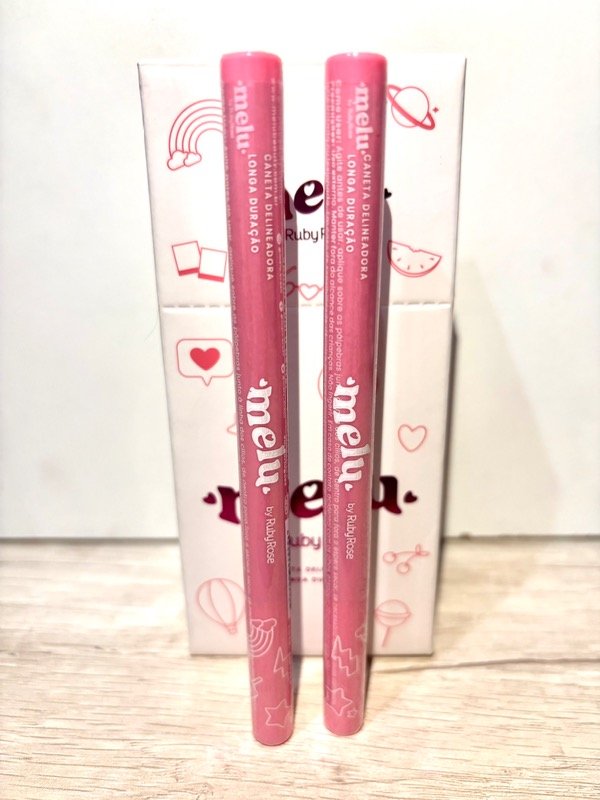 Producto - Delineador en fibra larga duración MELU by RUBY ROSE