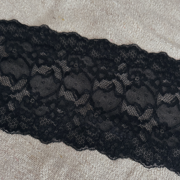 Producto - Puntilla negra x 5 mts - negro