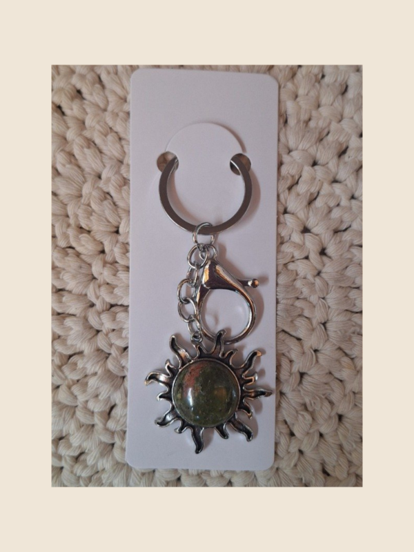 Producto - Llavero de piedras energéticas "Sol"