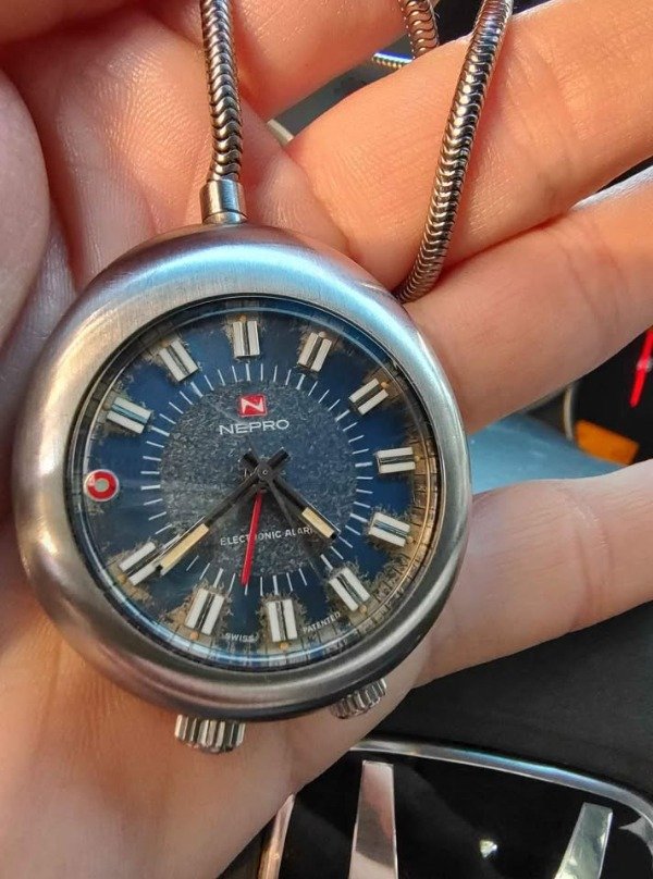 Producto - Nepro. Pieza muy coleccionable. Reloj de bolsillo a cuerda y pila ( para alarma)