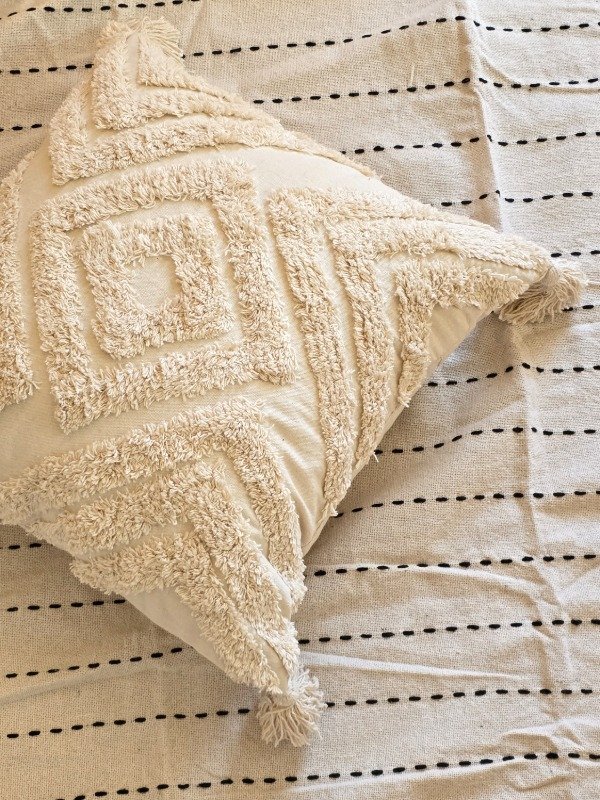 Producto - Almohadon boho flecos - 2