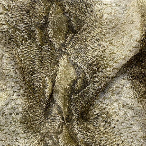 Producto - Vintage snake skin kerchief.