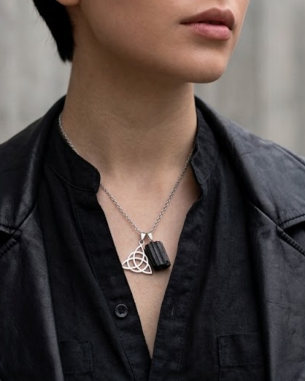 Producto - Collar Trisqueta y Turmalina Negra