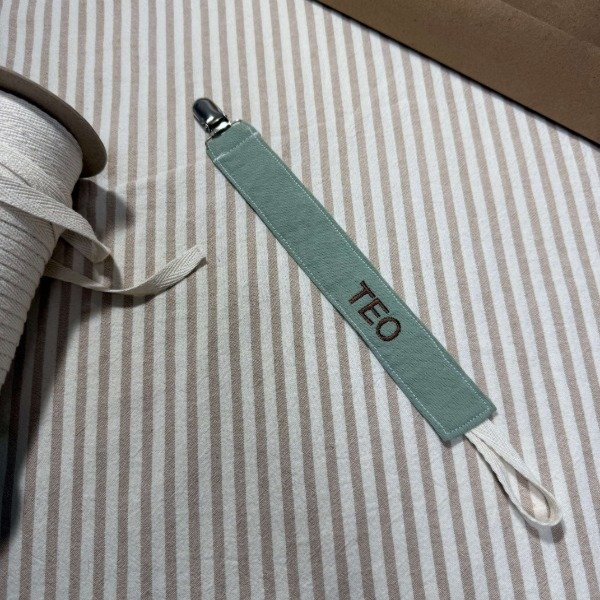 Producto - Portachupete personalizado con nombre