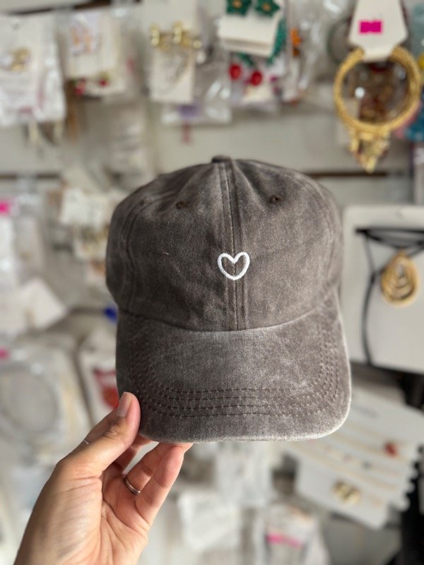 Producto - Gorra Corazoncito marrón