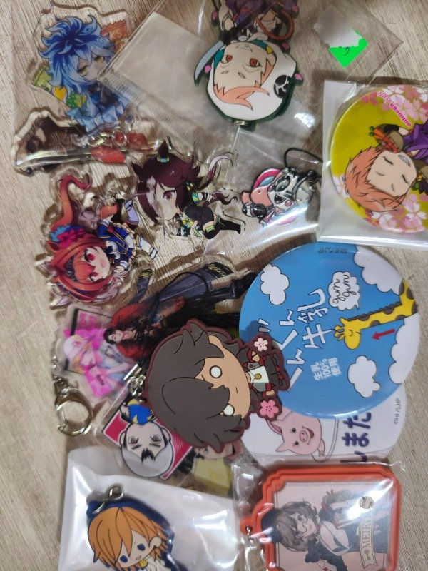 Producto - Llaveros y stands con faltantes set