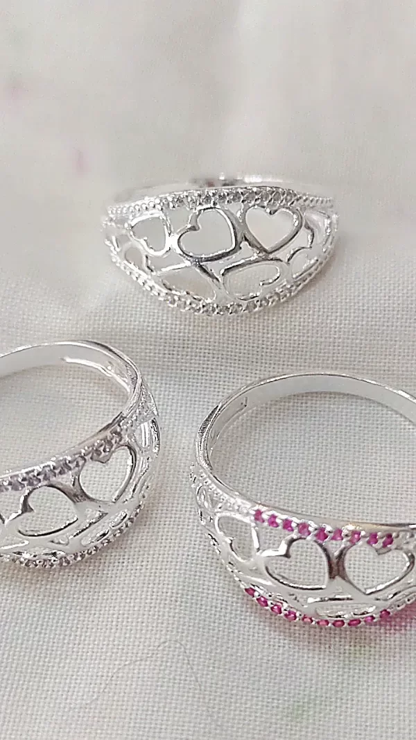Producto - Anillo de Plata 925 corazones y borde de cubics