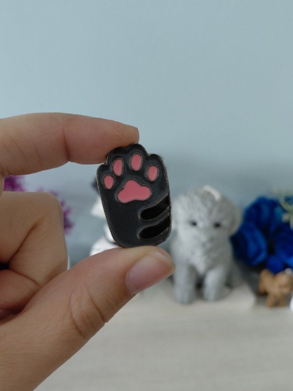 Producto - Pin metalizado - Huellita #2014