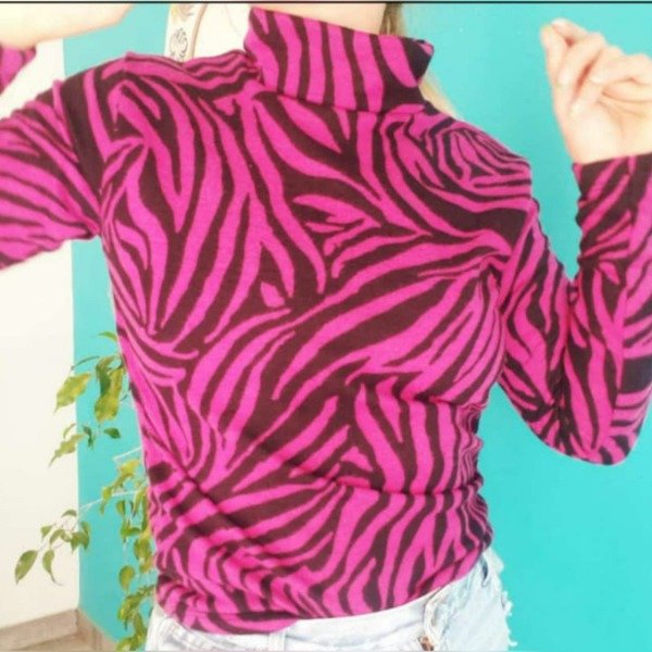 Producto - Polera Fucsia Print
