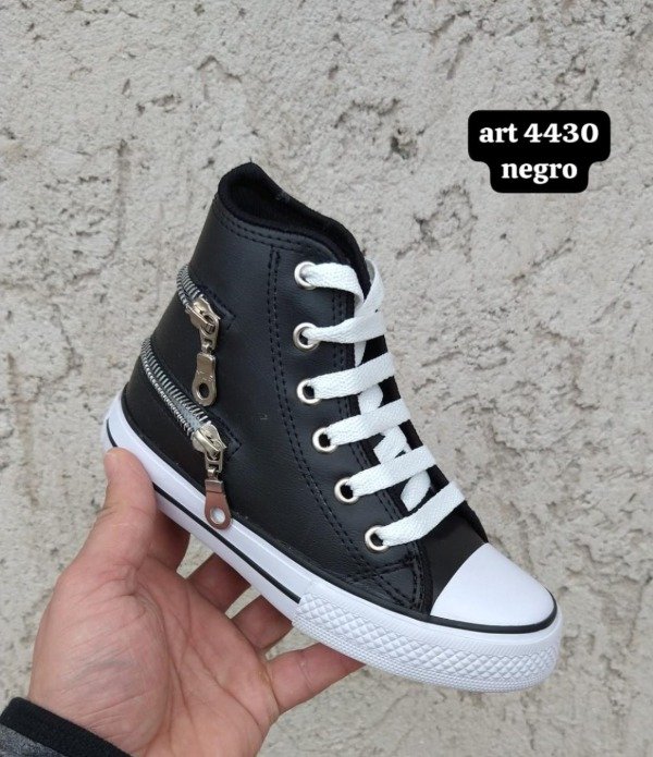 Producto - Botita unisex talle 30