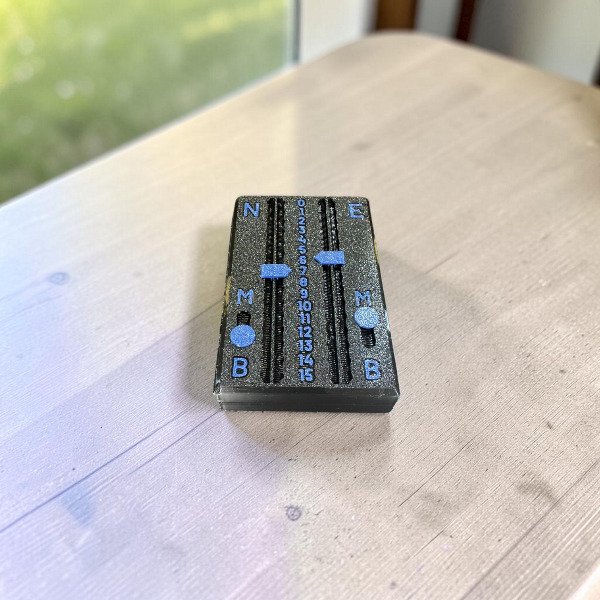 Producto - CAJA CON ANOTADOR DE TRUCO NEGRO