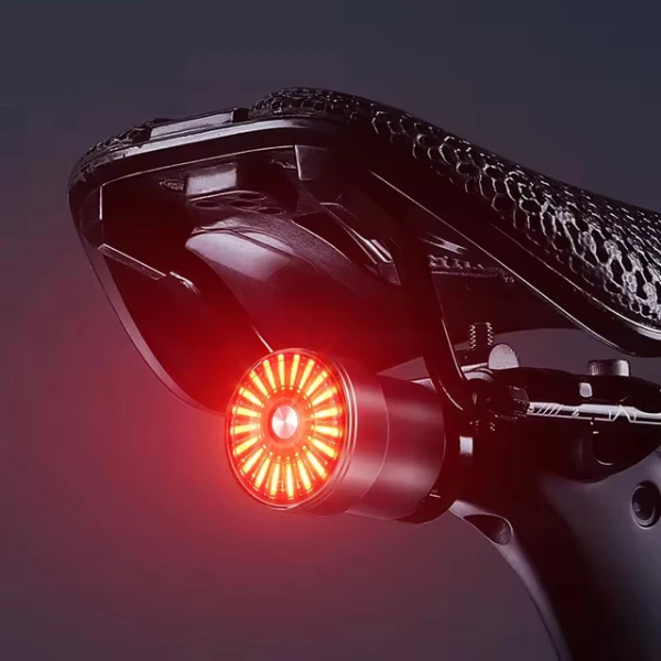 Producto - Luz tracera para bicicleta 5 funciones con carga usb - 1