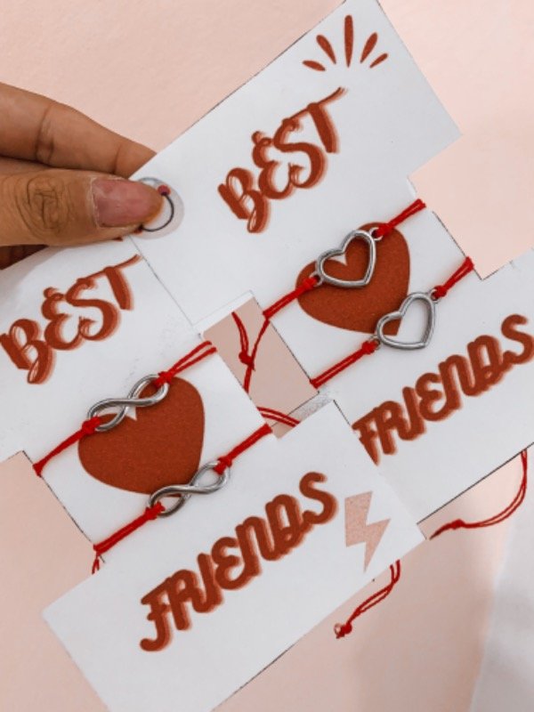 Producto - Pulseras friends rojas