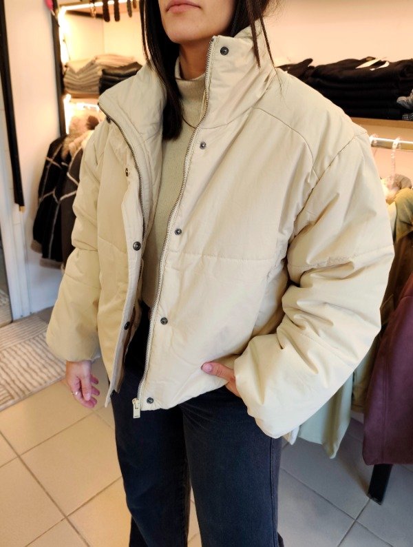 Producto - Campera puffer crema - 1