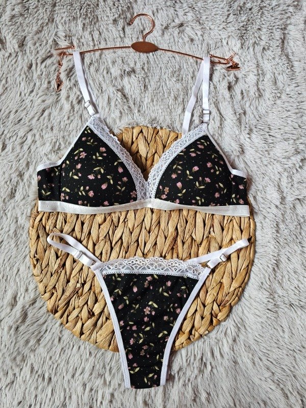 Producto - Triangulito coquette con flores - 2