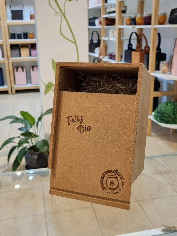 Producto - CAJA DE REGALO PARA MATE FELIZ DIA