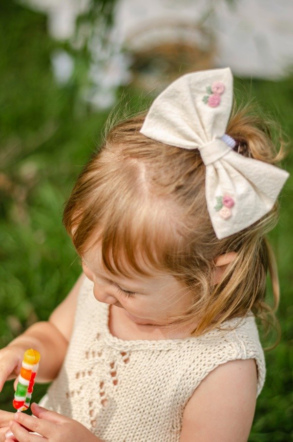 Producto - Moño  bordado Elisabeth