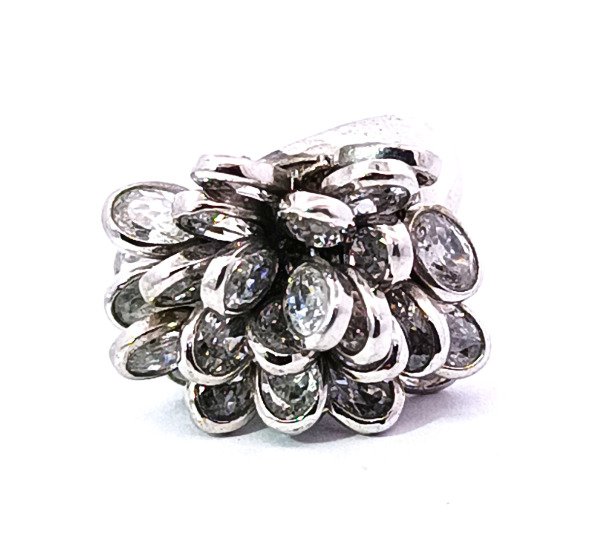 Producto - Anillo Moderno con Cristales Mobiles