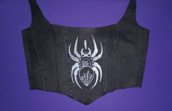 Producto - CORSET ARAÑA JEANS reciclado