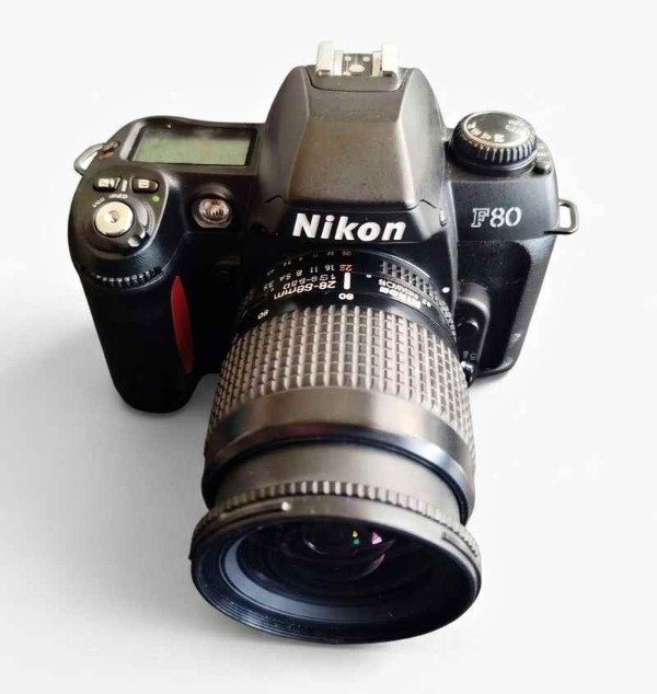 Producto - Nikon F80 con lente 28-80mm - 0