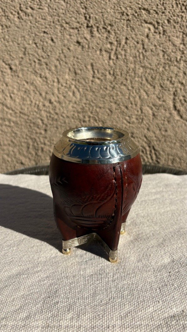 Producto - Mate torpedo repujado con virola y base de alpaca - 8