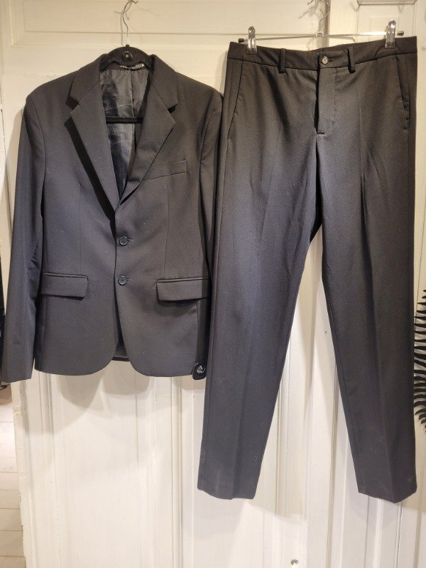Producto - Traje de gala ZARA negro- Talle 16 años- PRECIO: 130X - 0