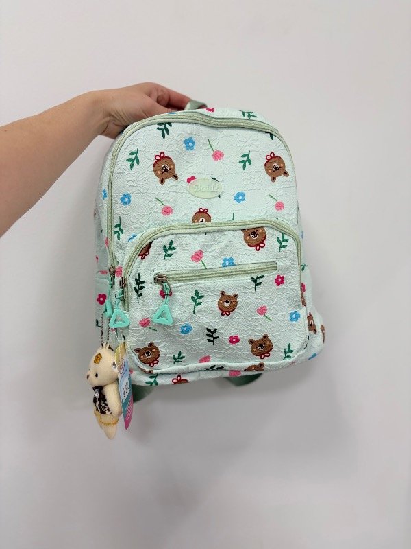 Producto - Mochila estampa flores mediana llavero peluche verde - 0