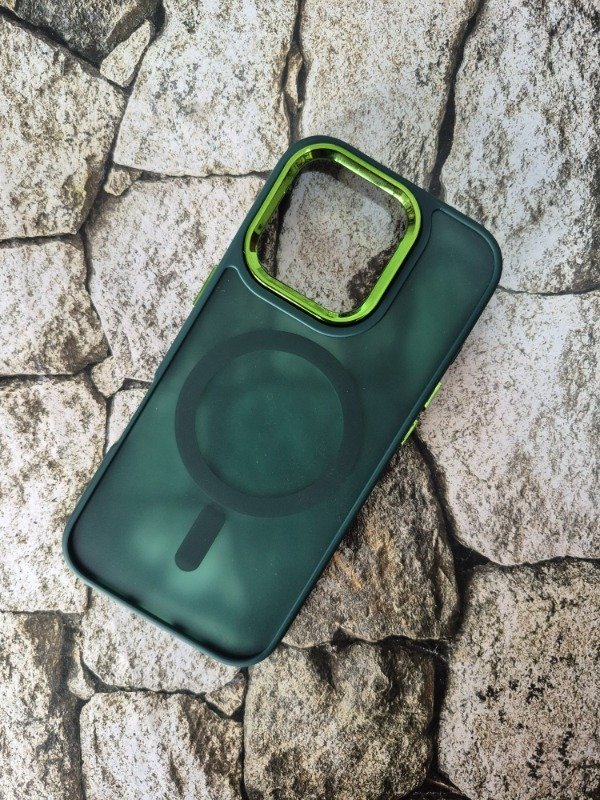 Producto - Funda MagSafe color Iphone 16 Pro verde oscuro