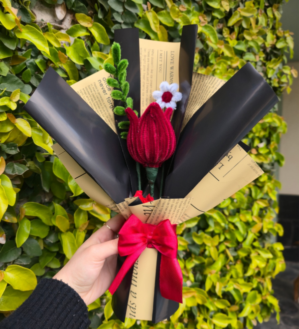 Producto - Ramo tulipan bordo (se puede modificar el color)