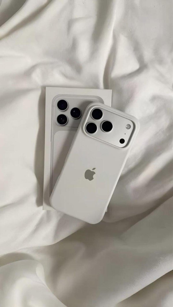 Producto - Silicone Case Blanco  (IPhone 17 Pro)
