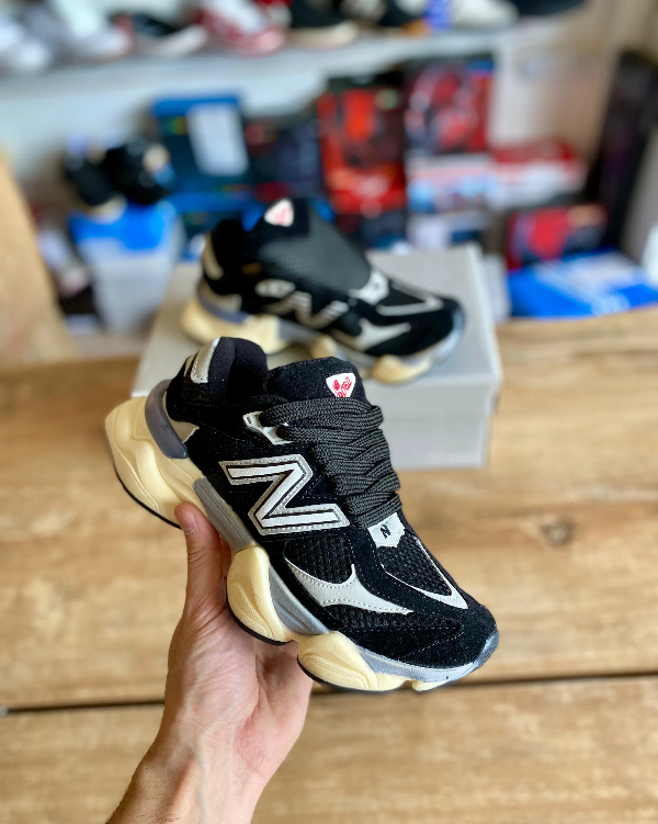 Producto - NEW BALANCE 9060 NEGRA/BEIGE