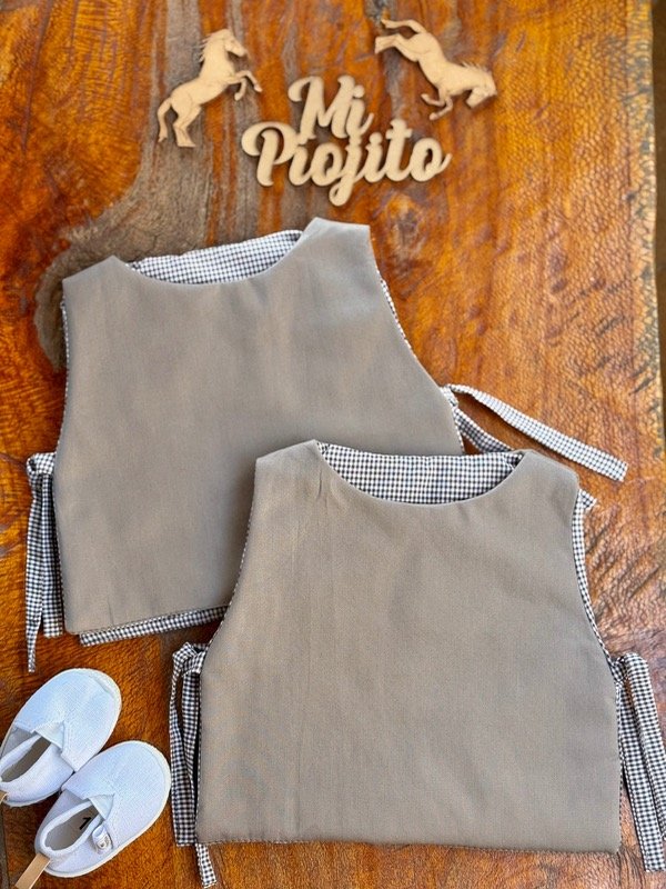 Producto - Chaleco Gabardina Gris Lazitos