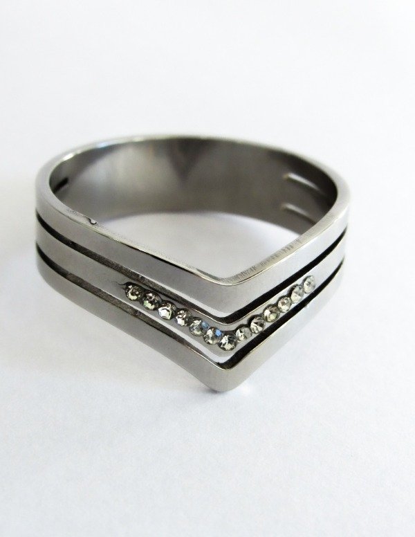 Producto - Anillo Líneas en V y Strass