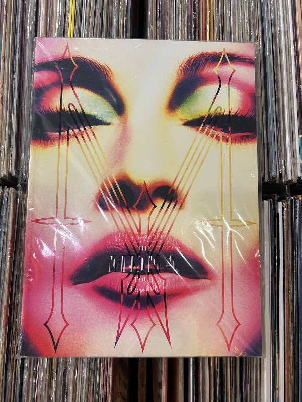 Producto - Madonna MDNA tour book