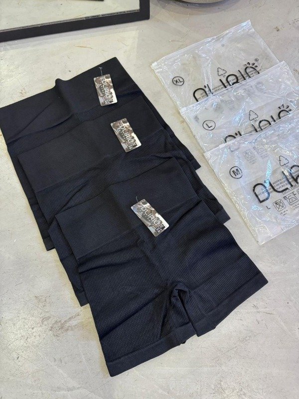 Producto - SHORT D'LIRIO TOTAL BLACK SIN FRUNCE - 1