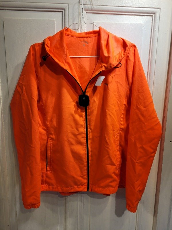 Producto - Campera tipo ronpehientos naranja fluo Talle 2 - PRECIO: 32X