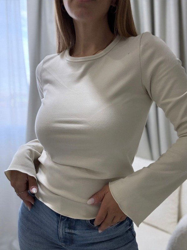 Producto - REMERA MARTU BEIGE CON FALLA SIN CAMBIO NI DEVOLUCIÓN (2)