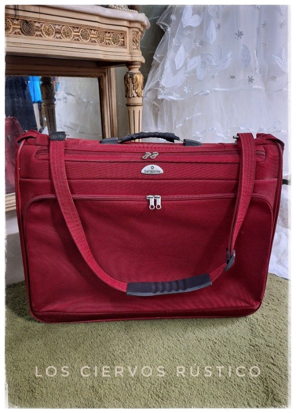 Producto - Porta Traje Rojo SAMSONITE