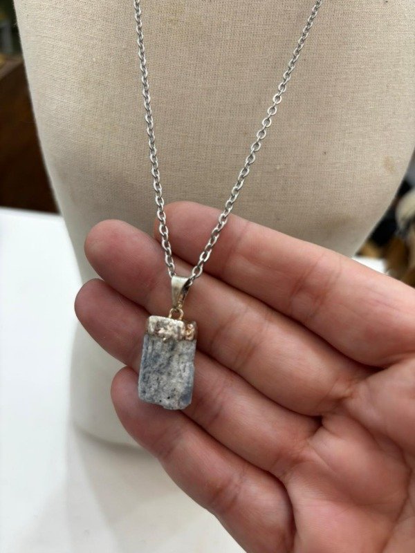 Producto - collar con piedra 4